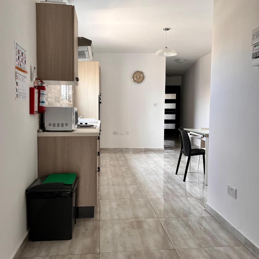 F3 Room 2, Private Room Two Single Beds Shared Bathroom Msida Exterior foto