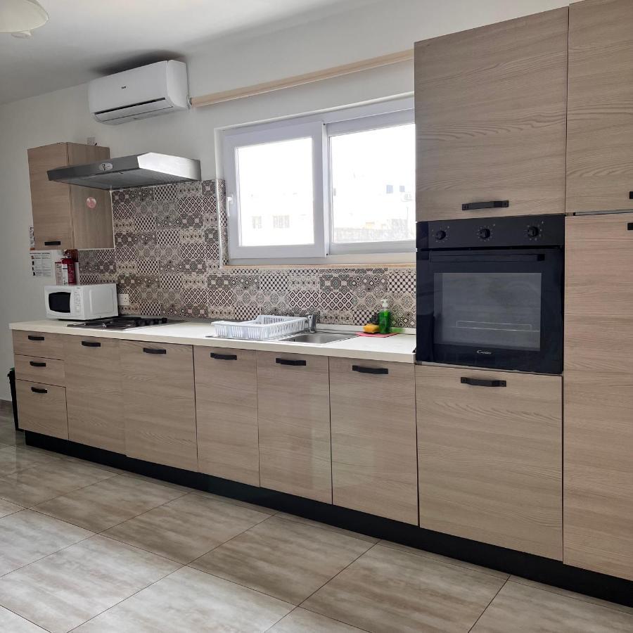 F3 Room 2, Private Room Two Single Beds Shared Bathroom Msida Exterior foto