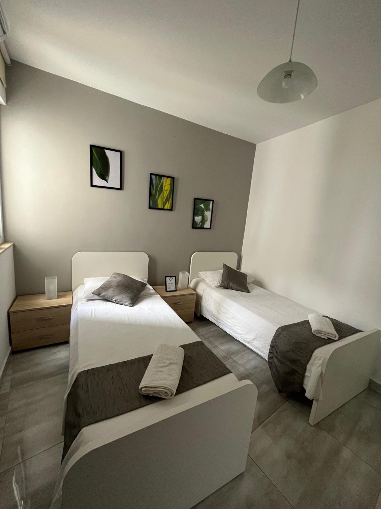 F3 Room 2, Private Room Two Single Beds Shared Bathroom Msida Exterior foto